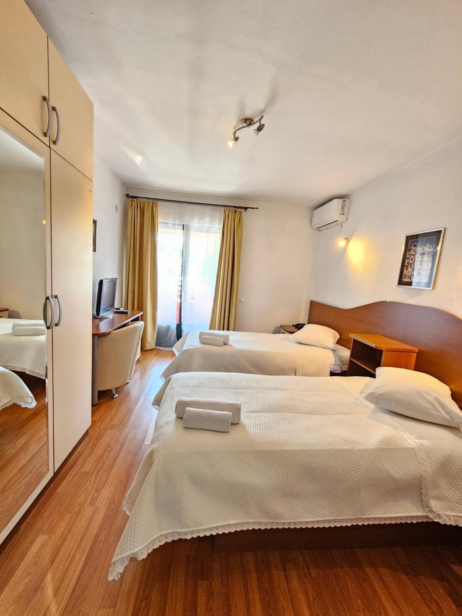 Hotel Prvan Vrgorac Kültér fotó