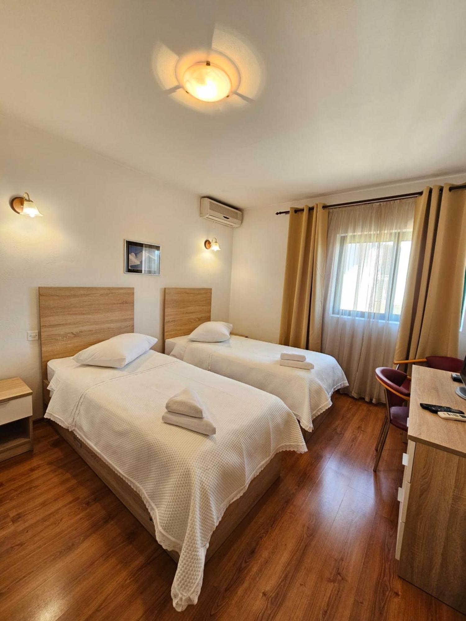 Hotel Prvan Vrgorac Kültér fotó