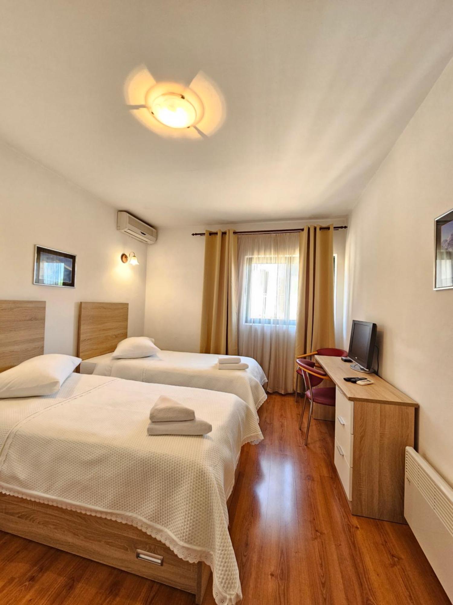 Hotel Prvan Vrgorac Kültér fotó